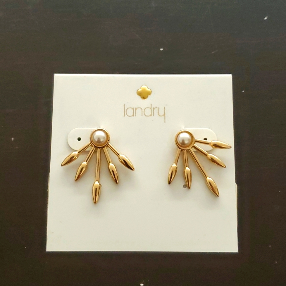 Gold and pearl earrings